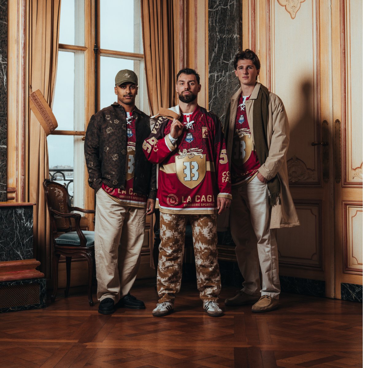 BoxersBordeaux's tweet photo. Notre Ville, Notre Blason, Notre Armure 🛡️

𝔅𝔬𝔵𝔢𝔯𝔰 𝔡𝔢 𝔅𝔬𝔯𝔡𝔢𝔞𝔲𝔵 - 𝔐𝔞𝔦𝔩𝔩𝔬𝔱 ℭ𝔦𝔱𝔶 𝔈𝔡𝔦𝔱𝔦𝔬𝔫 25/26

📷 Tom Dufour – Doums
🎨 @GraphicUNTD 
🏛️ @PalaisBourseBdx 
🧥 Les Deux
@_LaCage  / @Closers_FR  / @actualgrou / EDENAUTO / @VolteoBatteries - COPIFAC https://t.co/mEwkZviF8M