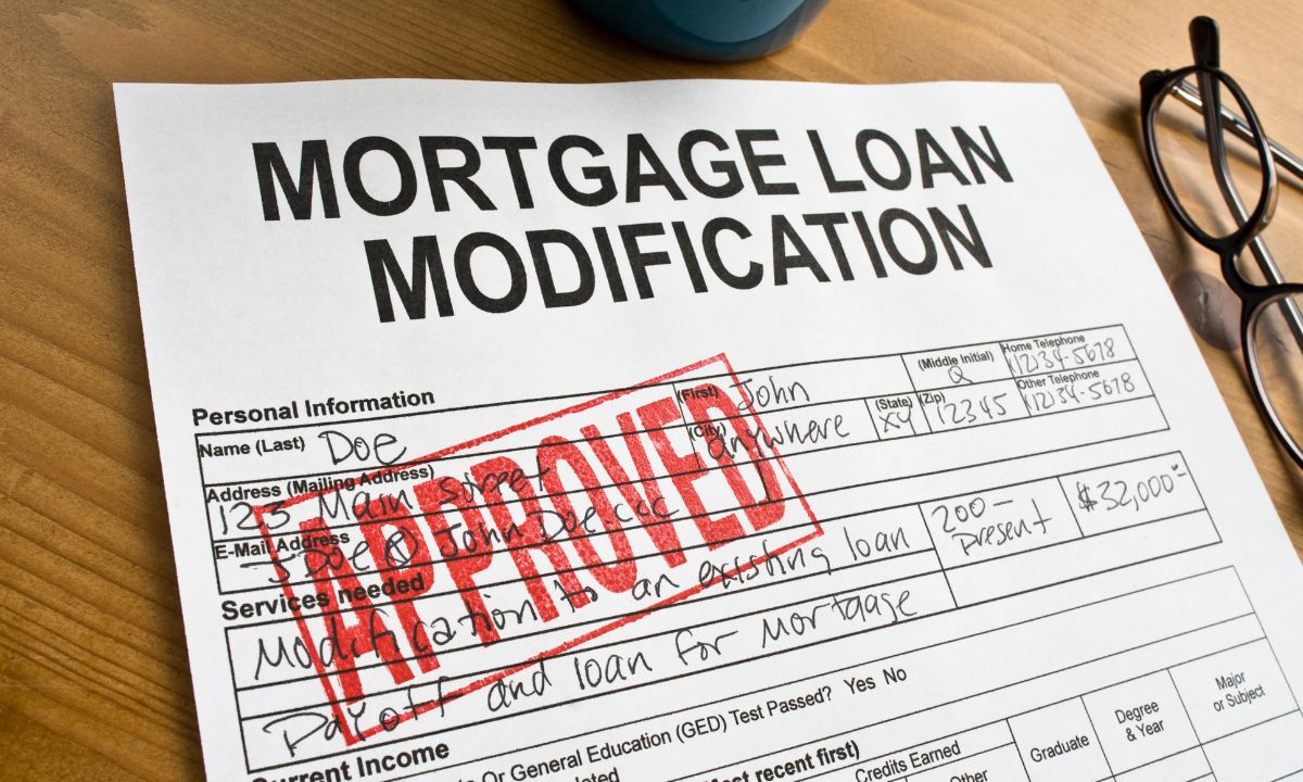 HowardFinancial's tweet image. Homeowners in Financial Distress: Mortgage Forbearance and Loan Modification: In times of financial hardship, such as job loss, medical emergencies, or economic downturns, homeowners may find it challenging to keep up with their mortgage payments. When… dlvr.it/TQVXpY