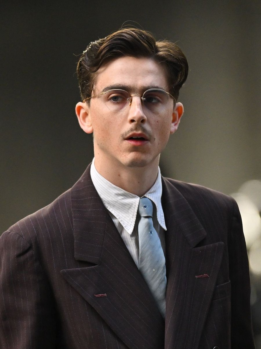 shannonlada's tweet photo. Es oficial. TIMOTHÉE CHALAMET podría ser el segundo intérprete más joven en ganar el Oscar al Mejor Actor.

A los 30 años, consigue nominación en la categoría gracias a su protagónico en MARTY SUPREME.

Quedaría detrás de Adrien Brody (29) en el récord de edad. #Oscars https://t.co/BatW9Gm6NX