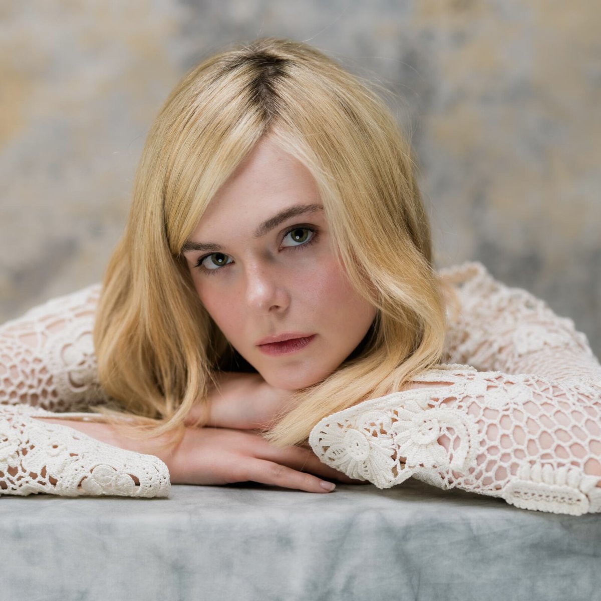 PopCrave's tweet image. Elle Fanning is officially an #Oscar nominee.