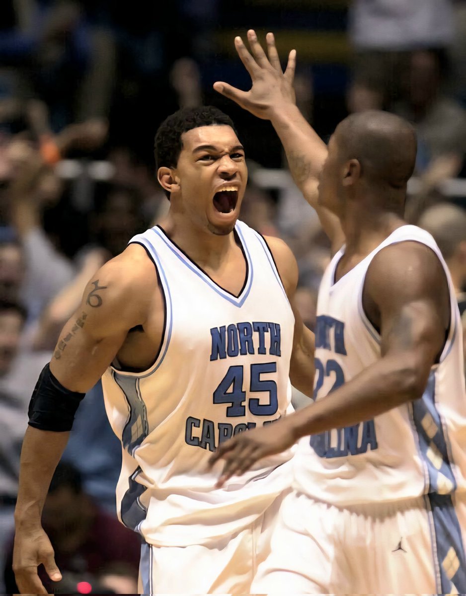 uncsportsphotos's tweet image. Julius Peppers and Ronald Curry were a nice combo on the court.