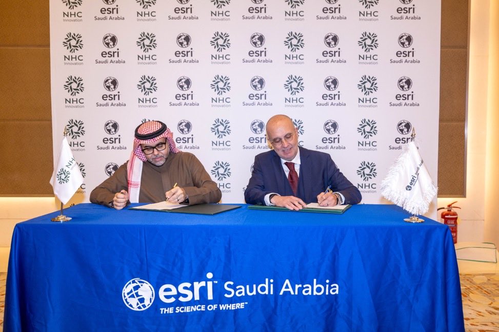 نحن سعداء بالإعلان عن توقيع مذكرة تفاهم بين بلدي التابعة لـ NHC Innovation وشركة إسري العربية السعودية، وذلك خلال مؤتمر إسري MENA UC 2026. تهدف هذه الشراكة الاستراتيجية إلى تعزيز التعاون في مجال نظم المعلومات الجغرافية (#GIS) وتطبيقاتها.