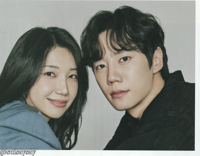 #24시헬스클럽 #한류피아 잡지 스캔본! 🔥
도현중 #이준영 🔥 이미란 #정은지 🔥
이것이 2025년 인기상/커플상의 미모들이시다! 😎
<보정 따위 못합니다... 쌤들 미안합니다...고멩네 원본입니다👩🏻‍💻>
그래도 너무너무 아름답죠 이 커플 영원해-💗
<a href="/1ee_Jun_Yxxng/">이준영</a> 💪🏻