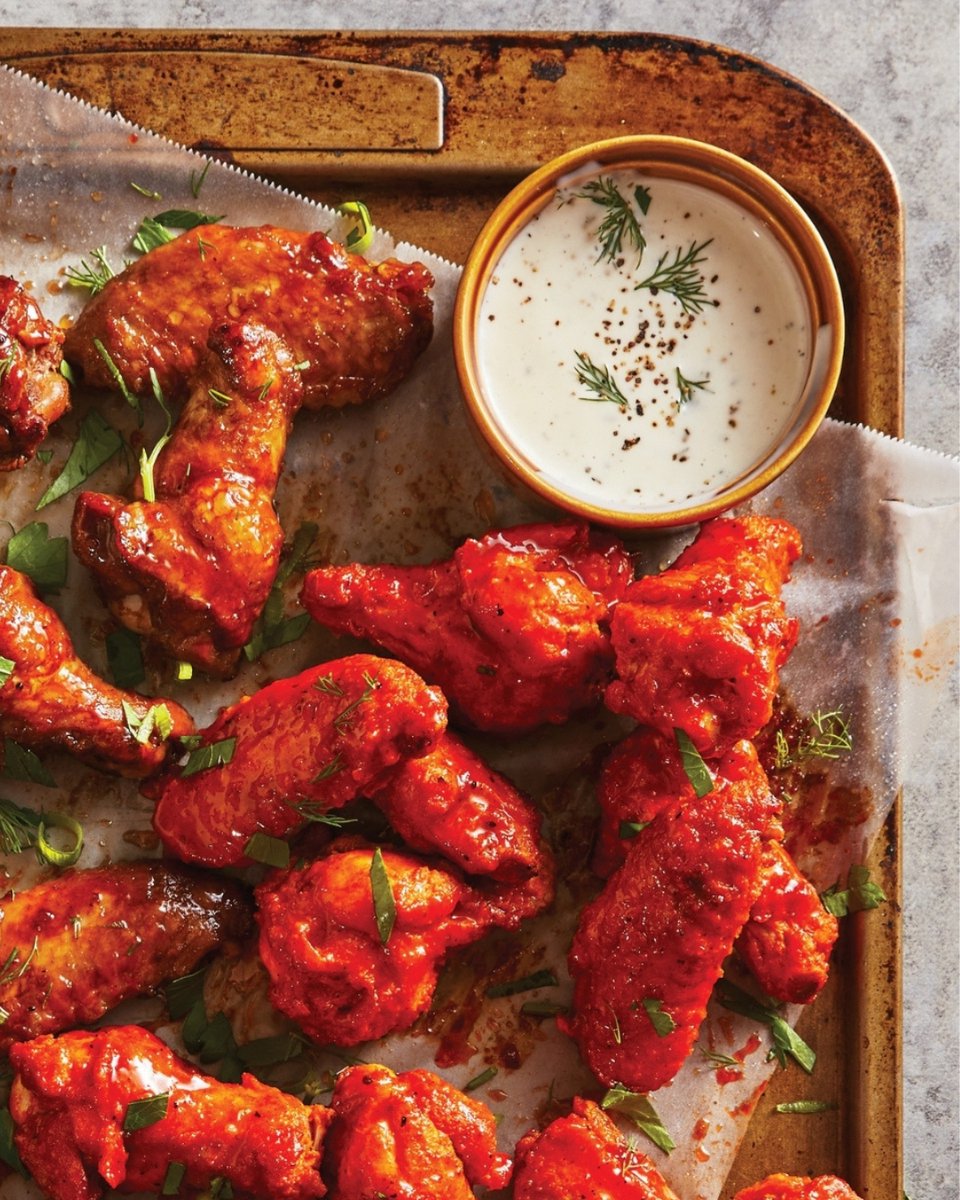 Faire de grandes économies pour votre prochain festin de match, c’est gagnant sur toute la ligne. Cette semaine, économisez 5 $ sur nos ailes de poulet entièrement cuites. Choix de 7 variétés, aucune réservation requise. Faites le plein dès maintenant > 
ow.ly/jHIh50Y0JPv