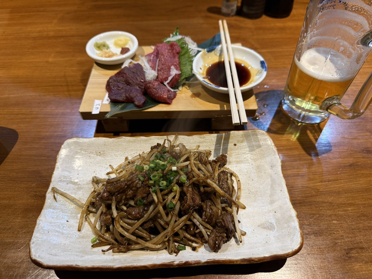 funa_shiii's tweet photo. ソロ飲み
馬ジンギスカン美味すぎて馬になるね https://t.co/bAlJnrNO36