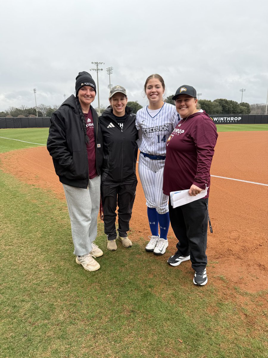 AveryTroxell's tweet photo. Had the pleasure of attending @Winthropsoftbal camp this weekend! Can’t wait to be back and learn more! https://t.co/iwLPt2aiux