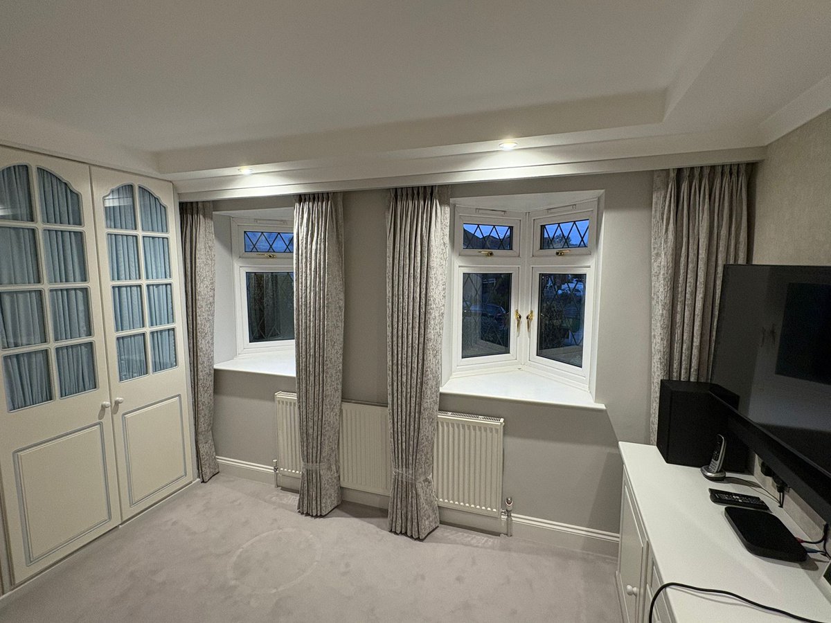 JohnsBlinds's tweet photo. Pinch Pleat Curtains are a refined and elegant choice, offering a structured, decorative heading that adds a touch of sophistication to any room.

The pleats are meticulously sewn in place, ensuring a permanently neat and uniform look, making them a popular option. https://t.co/5DFw5fZh5L
