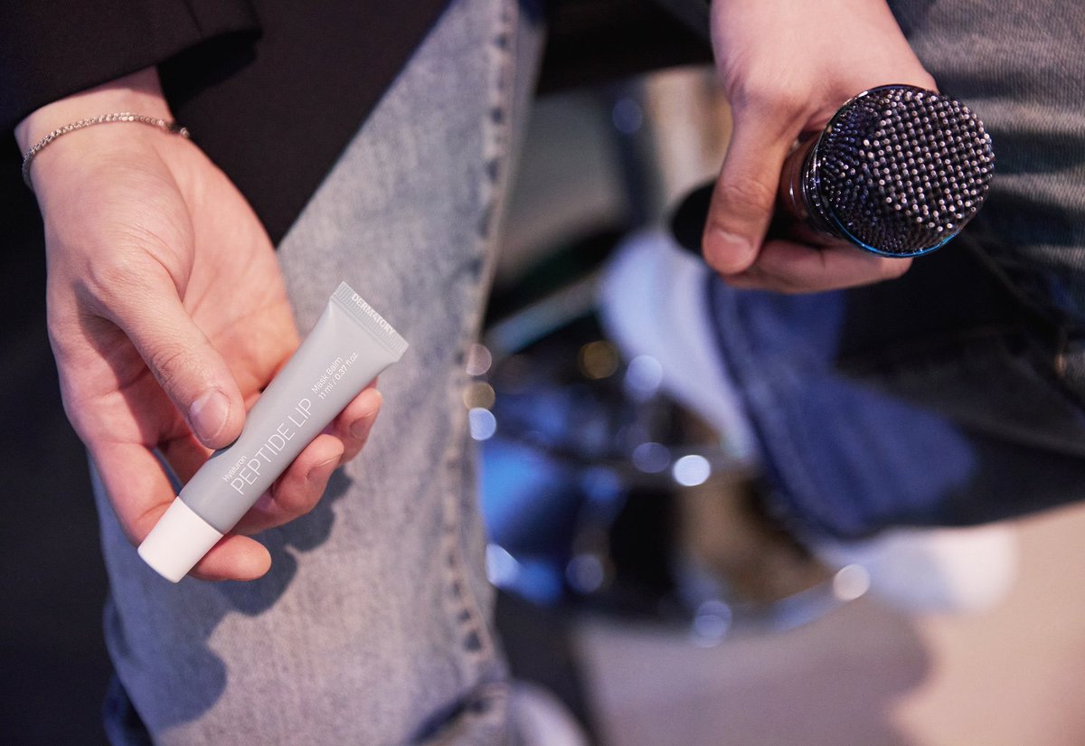 PupPeary_Shop's tweet image. DERMATORY Hyaluron Peptide Lip Mask Balm 10ml
ลิปบาล์ม เพิ่มความชุ่มชื้นขั้นสุด ให้ปากดูอวบอิ่ม พร้อมผลัดเซลล์ผิว เนื้อเจลสีใส ไม่เหนอะหนะปาก

สภาพปรกติ
หมดอายุ 06/2027

ราคา 99 บาท