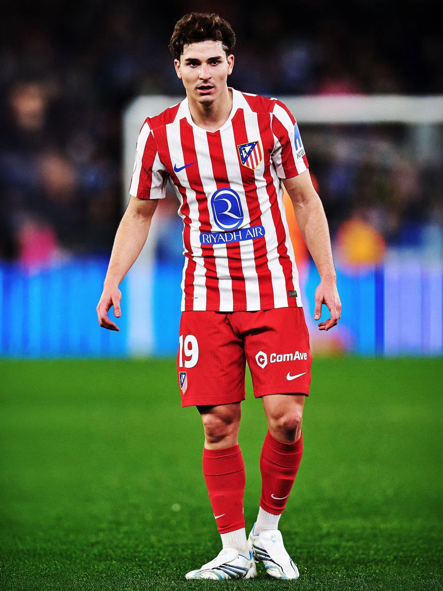 Datos_arg's tweet image. 🤯🇪🇸🏴󠁧󠁢󠁥󠁮󠁧󠁿 BARCELONA y ARSENAL COMPITEN por el FICHAJE de JULIAN ÁLVAREZ.

Barcelona lo ve como el SUCESOR de LEWANDOSKI. 😲

Atlético Madrid pide entre ¡150 y 200 MILLONES DE EUROS! 💰

Vía @Ekremkonur.