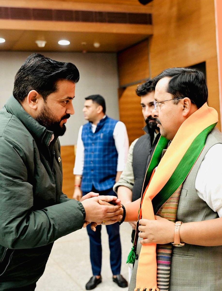 <a href="/BJP4India/">BJP</a> के नव-निर्वाचित राष्ट्रीय अध्यक्ष आदरणीय श्री नितिन नवीन जी को हार्दिक शुभकामनाएँ एवं बधाई। मुझे पूर्ण विश्वास है कि आपके ऊर्जावान नेतृत्व, संगठनात्मक क्षमता एवं कार्यकर्ताओं से गहरे जुड़ाव के माध्यम से पार्टी को नई दिशा और नई ऊँचाइयाँ प्राप्त होंगी 1/1