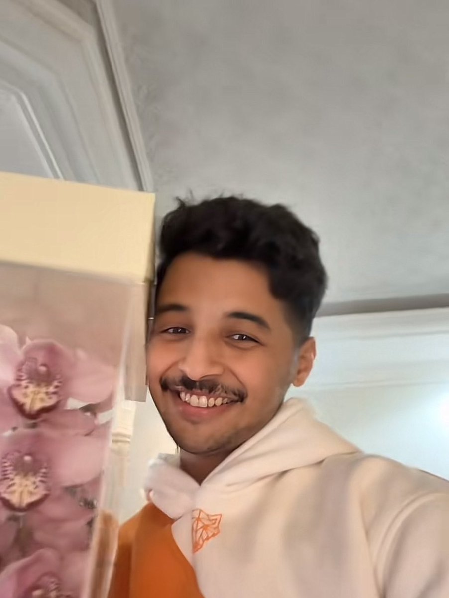 نمط عزيز بن محمد 
ESXP 
ماقدرت احدد اذا هو عاطفي ولا لا