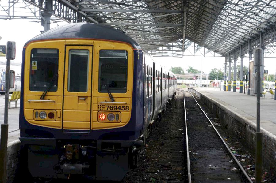 LachlanMain's tweet image. SOUTHPORT 2023.
Northern 769458 catches its breath before heading out for Manchester via Wigan Wallgate.
#Southport #northernassist #class769 #railways #railwaystation