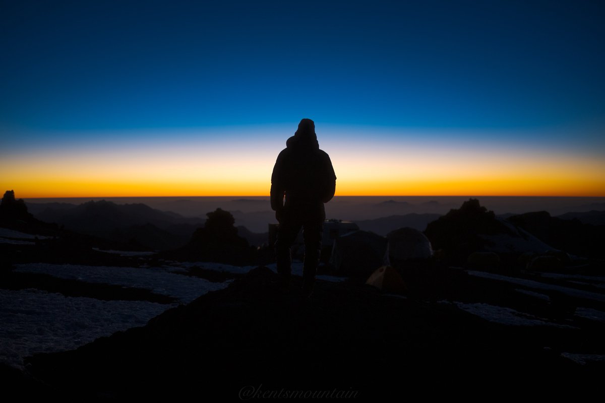 #魅力のある青を見せてください見た人全員強制
標高5500mのマジックアワー