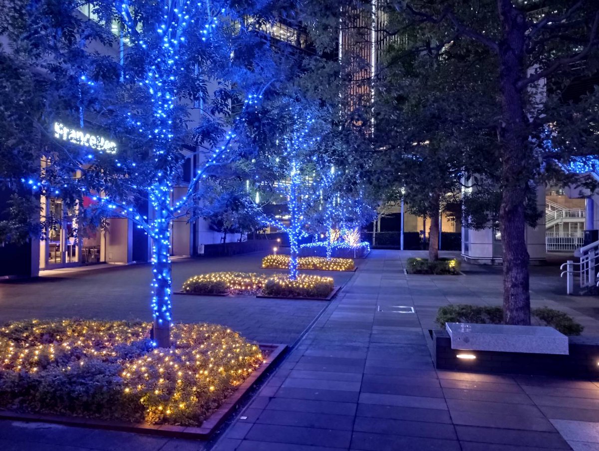 #連続ドラマportraits

こんばんは⭐️
今日は撮影準備と少しロケハンをしました😄
自分も監督も何だか疲れ気味なので今日は早めに休みます💤

昨日は横浜まで足を伸ばしてイルミネーションを見ましたが、横浜は規模が別格でした😳✨

#セクマイドラマ
#レズビアンドラマ 
#ゲイドラマ 
#YouTube