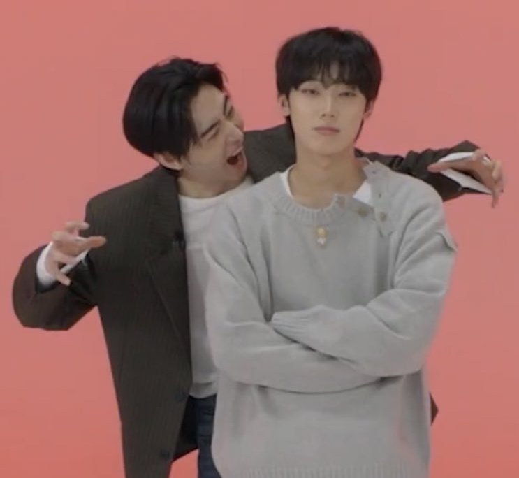 ° ♡ ᴍɪɴᴛ ♡ ° tweet media