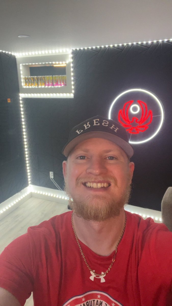 Today is a great day! No one is telling me otherwise!!

Grateful for you all!!!

Kick.com/crowegamingg