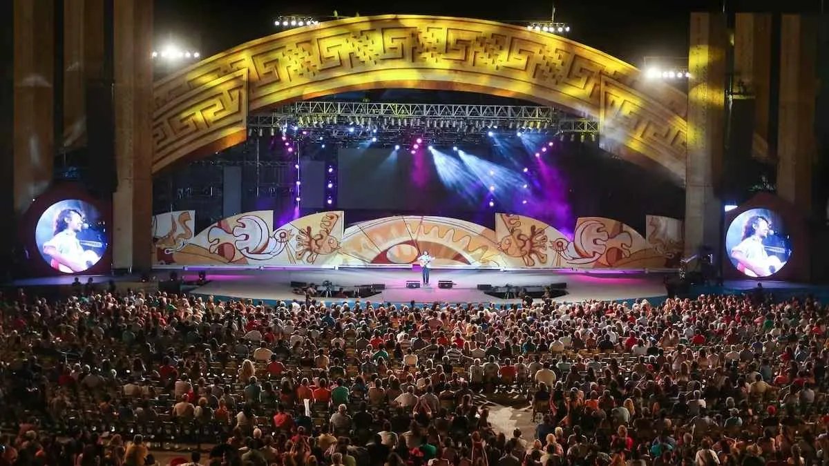 #TodosEnLaOcho La delegación santafesina parte a Cosquín "La transmisión será en vivo por la TV pública y RTS. Este año homenajeamos al Brigadier López, lo hacemos a través de la voz de Juan Baglietto y el cuerpo de bailarines de SF" Susana Rueda <a href="/CulturadSantaFe/">Ministerio de Cultura de la Provincia de Santa Fe</a> vía <a href="/maxiklan/">Maxi Klanjscek</a>