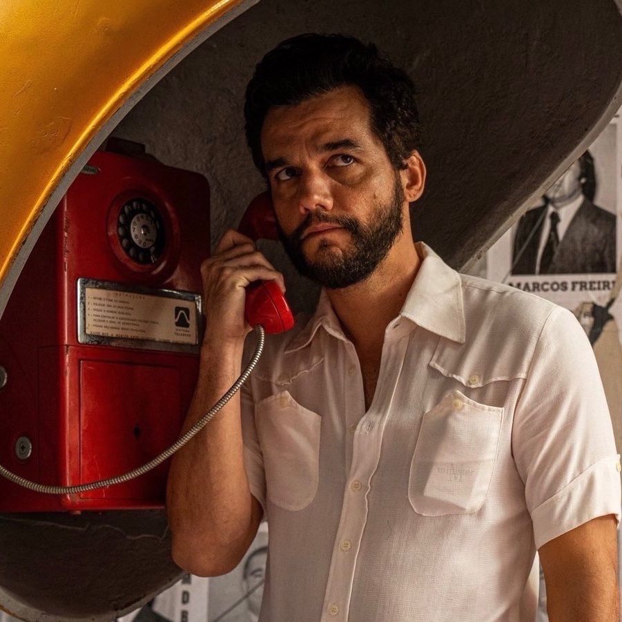 bchartsnet's tweet image. 🏆🇧🇷 NÓS VAMOS SORRIR! "O Agente Secreto" se junta a "Ainda Estou Aqui" como únicos filmes brasileiros indicados em Melhor Filme, categoria principal do #OSCARs. História sendo feita ano após ano.