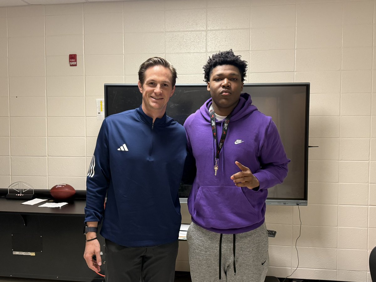 j_shep9's tweet photo. Thank you  @CoachTaylorReed  for stopping in to see me this morning and giving me my 12th offer! @GSAthletics_FB 

@millerpirates @causey_tom @yates55_2009 @247recruiting @On3Recruiting @RecruitGeorgia @samspiegs @RustyMansell_ @adamgorney @Kelly_Quinlan @ChadSimmons_ @CNee247 https://t.co/AtqeV62EoI