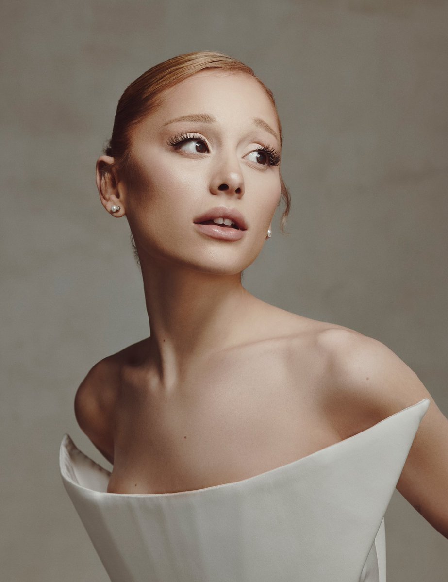 PopTingz's tweet image. Ariana Grande did not receive an #Oscars  nomination.