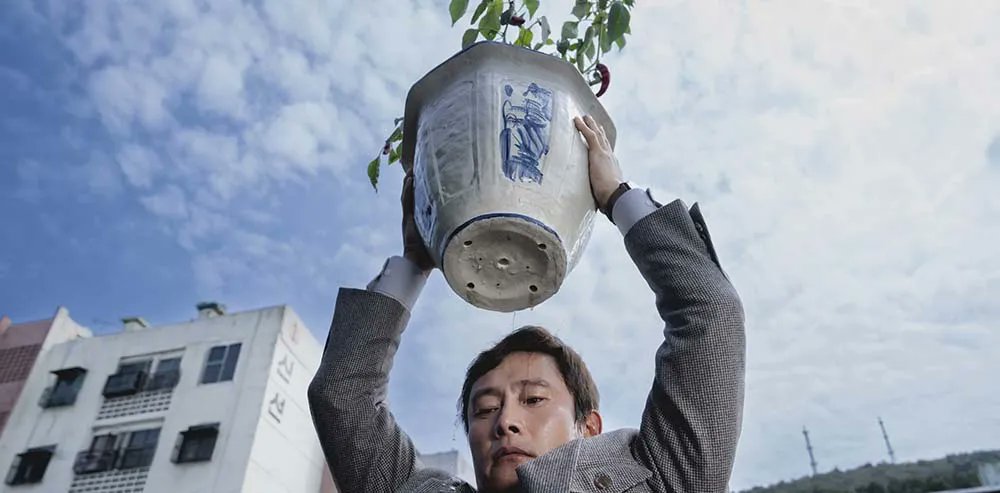 En un universo alternativo más justo, "No Other Choice" ha recibido 11 nominaciones al Oscar. Y Brendan Fraser compite por su segundo Oscar.