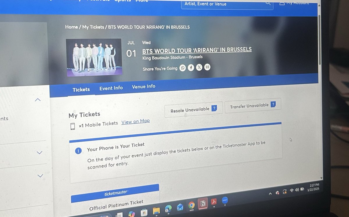 EricaTae95's tweet photo. See ya soon @BTS_twt !!!  Fulfilling 16 y/o me’s dreams!!!! https://t.co/C0NhElHp95