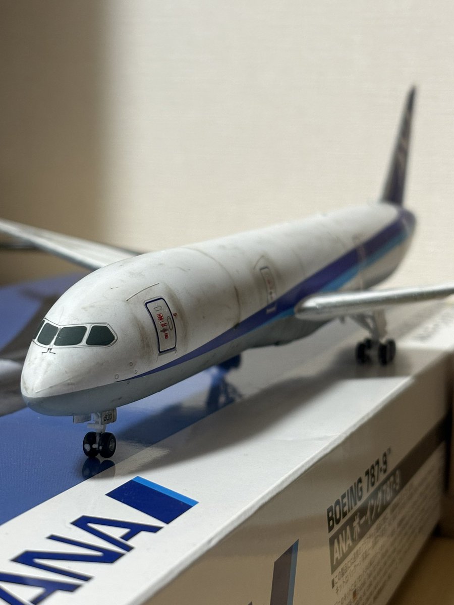 sky302tfs's tweet photo. #ANA
#JA830A
ウェザリングガシガシにやりすぎた💦
でも顔付きはイケメン✨( ˆ̑‵̮ˆ̑ )
会社に寄付する模型だから失敗できない💦
超久しぶりのエアライン模型だから要領忘れたわ💦 https://t.co/kuxhKc2gSG