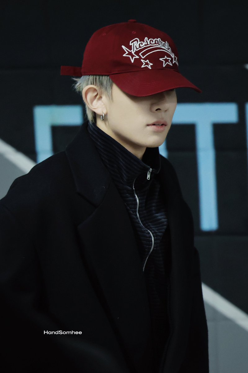 HandSomehee tweet media