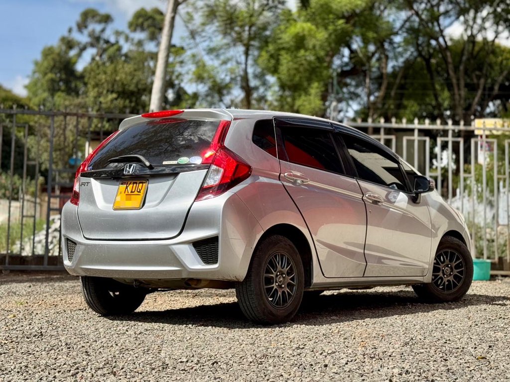 ALAGEELMOTORS's tweet photo. QUICK SALE! 2017 Honda Fit non-hybrid, mileage at 87,000 km
💰: Ksh 1.25M
📲: 0794-000-088 https://t.co/Zhy1VH2OZL