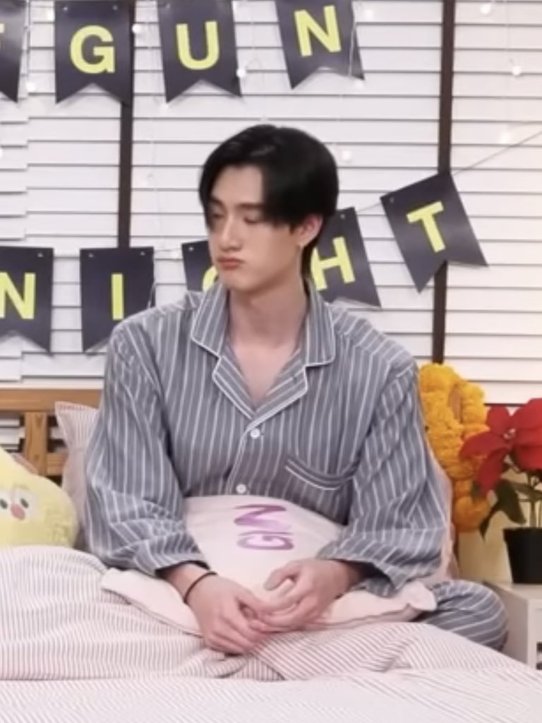 flowafalo's tweet image. Pout like a cutie duckling🐤

OFFGUNFUNNIGHT X DT
#รักหลับกับออฟกันSpecial