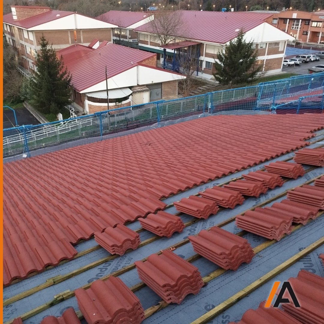 obrasinsignia's tweet photo. Instalando tejas en esta cubierta de #Iurreta #Bizkaia #vizcaya #durango
#tejado #tejados #tejas #cubiertas #impermeabilizaciones #techos https://t.co/7LWnTvkx7b
