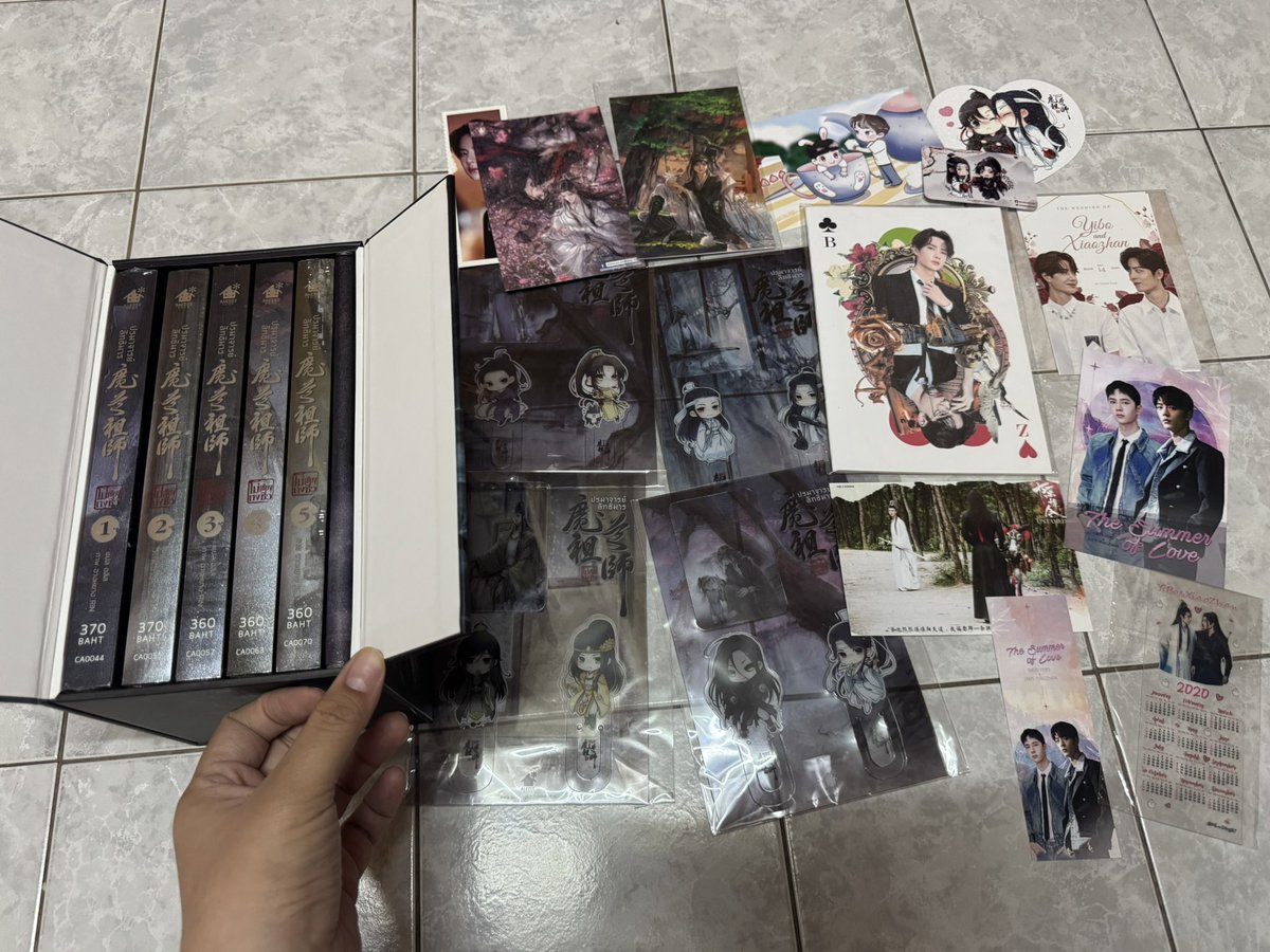nojuskiddin's tweet photo. 📍ขายค้าบ
-ปรมาจารย์ลัทธิมาร เล่ม1-5+เล่มสเปเชียล (ไม่เคยแกะซีล แกะแต่เล่มสเป)  ขายยกbox set 3700.- รวมส่ง 
-ฟิคชานแบค tic tac toe 400.-รวมส่ง 
#ฟิคชานแบค #นิยายปรมาจารย์ลัทธิมาร #ป๋อจ้าน #ชานแบค #ฟิคป๋อจ้าน #ฟิคexo #ตลาดนัดปรมาจารย์ลัทธิมาร #ปรมาจารย์ลัทธิมาร #ส่งต่อนิยาย https://t.co/KhSb1HNsGH