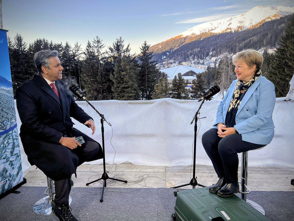 VishnuNDTV's tweet photo. 'It Was The Moderator': IMF Chief On AI Rank 'Row' With Ashwini Vaishnaw

https://t.co/N8RIdUP0TA https://t.co/g46r8AikmX