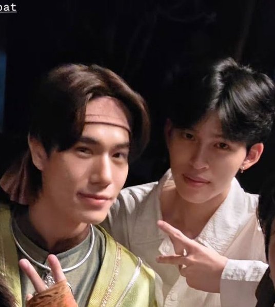 noompangpond's tweet image. พื้นที่ตั้งกว้าง ขอยืนข้างๆ ให้หายคิดถึงหน่อยครับ
โหมดนี้เอาด้สยแดงไปผูกข้อมือแน่ๆ 

กรี๊ดดดดดดดด ไอ่เจี่ยยยยไม่นอนไม่ตื่น ไม่ฝันคือความจริง 🌚🌝