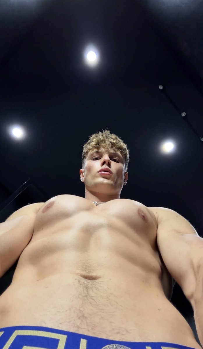 Benjaminhilton tweet media