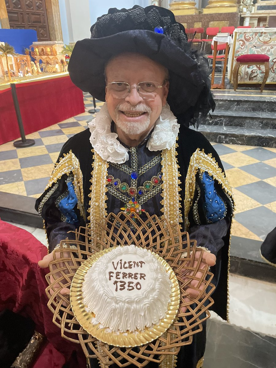 festesdeVLC's tweet image. 🗓️Un 22 de gener de 1350 es batejava Sant Vicent Ferrer.  Un acte que cada any commemora l’Altar de la Pila Baptismals amb una cavalcada i el bateig d’un xiquet 👶🏼. Enguany el protagonista ha sigut Jaime Vicente