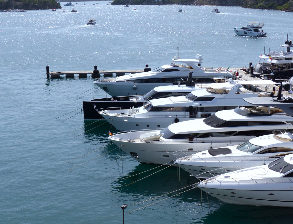 Yachts choose Marina Port Mahón as their base to keep enjoying the sea even in winter. 

#marinaportmahon #mahon #menorca #beautyisland #sailinglife #berthwithus #winterseason