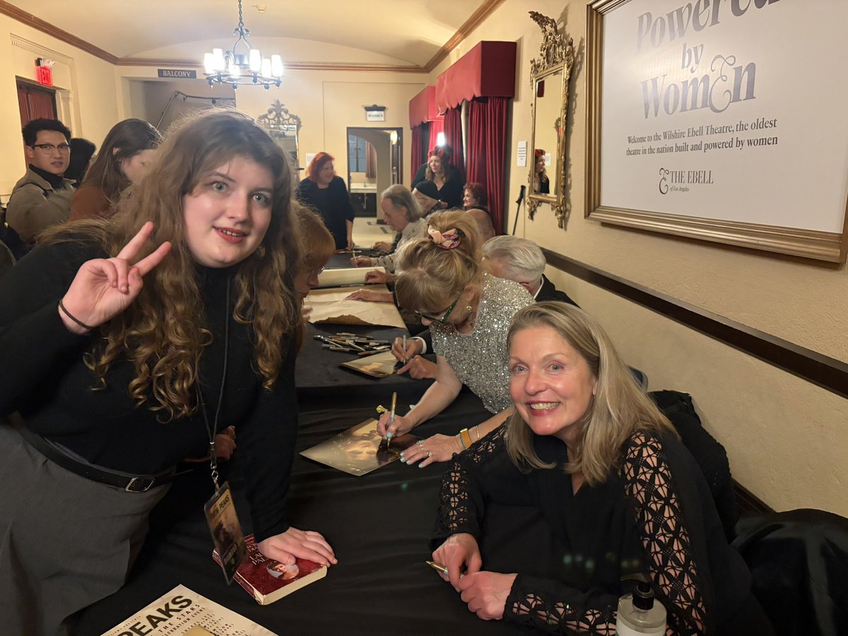 lesbianthy's tweet image. waow