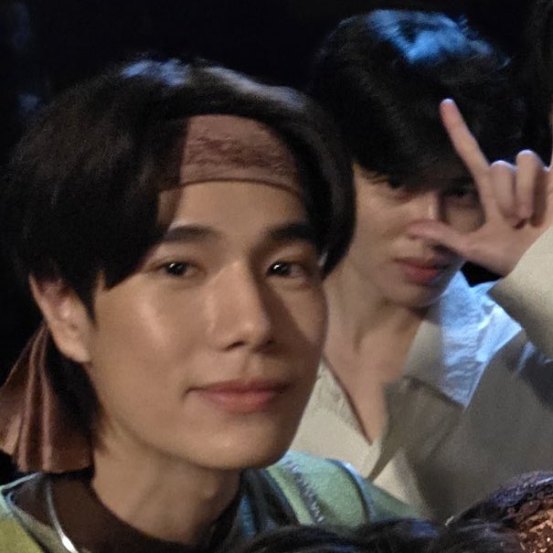 takeitpp's tweet image. 남친보러비행기타러간게진짜라니