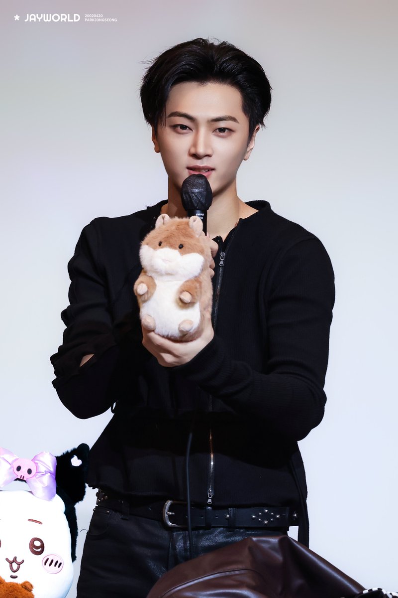 JayWorld tweet media