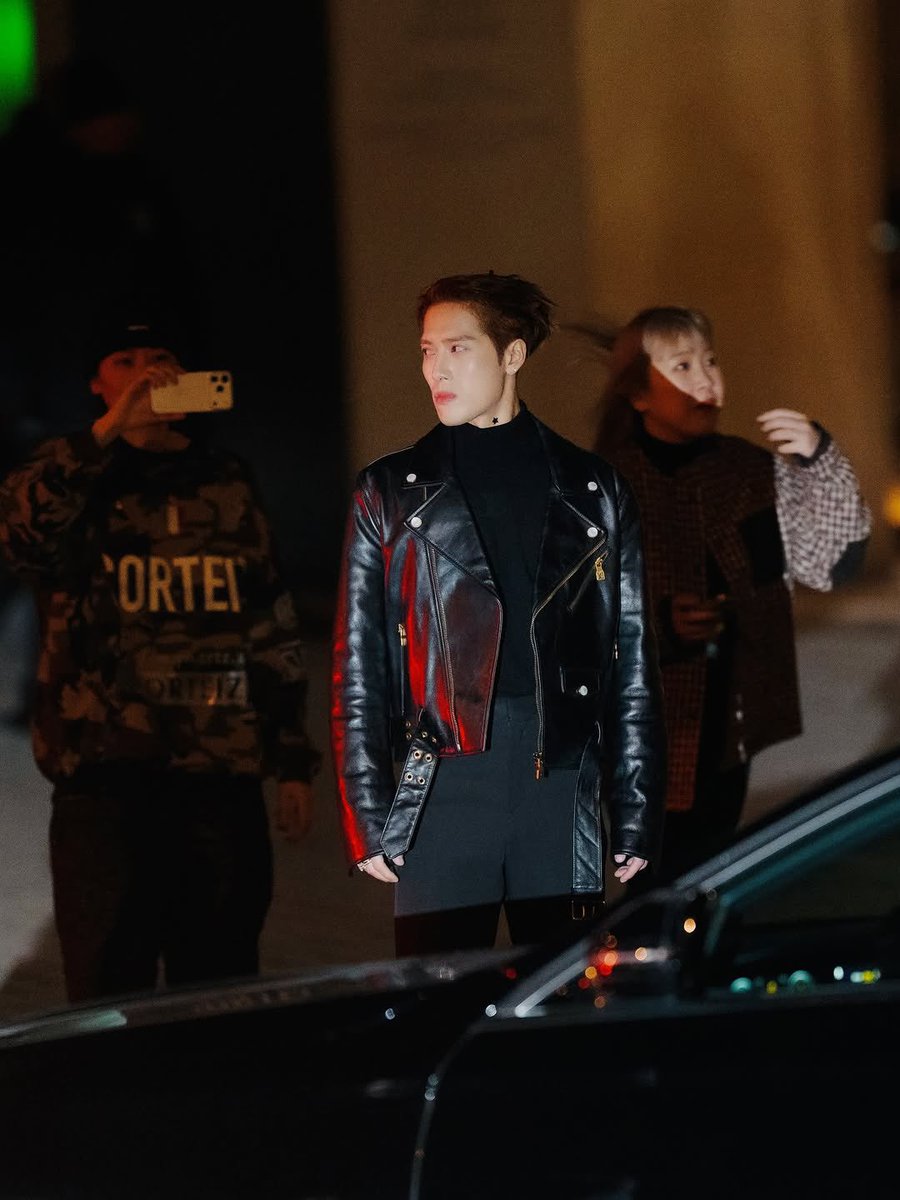 MagicMBR's tweet image. Jackson Wang no desfile de Outono-Inverno da Louis Vuitton, na terça-feira.

#JacksonWangxLVMenFW26 #SEXGOD #JacksonWang #王嘉尔