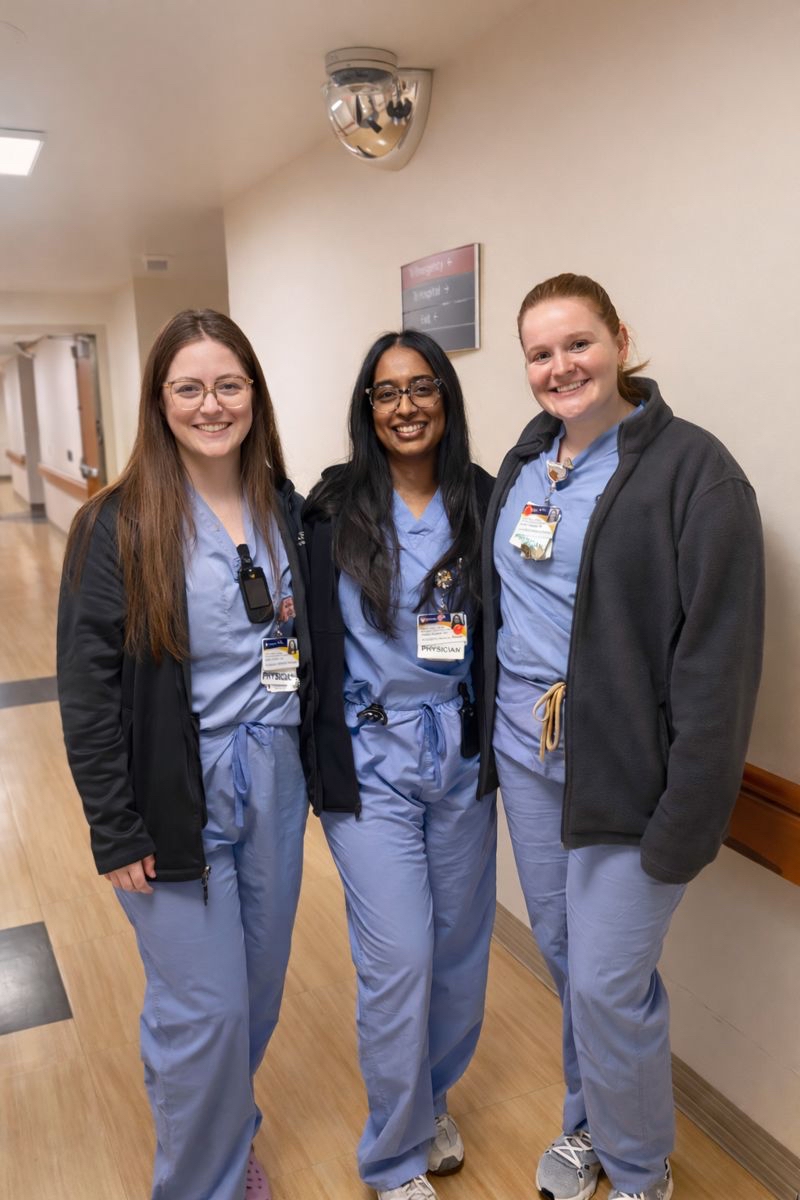 guthrie_em's tweet photo. Off service but always finding each other in the halls. Different rotations, same scrubs, same support 🤍 Grateful for the people who make the long days better. https://t.co/9hC264sb8o
