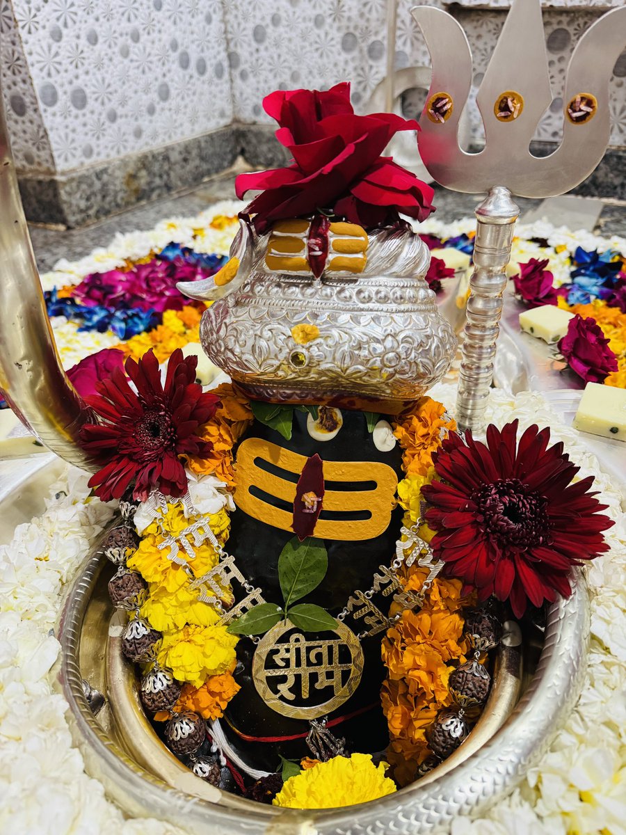 neelkanthtemple's tweet photo. शुभ रात्रि श्री नीलकंठ महादेव जी

📍 श्री नीलकंठ महादेव मंदिर उत्तराखंड https://t.co/xvOSLbPYsP