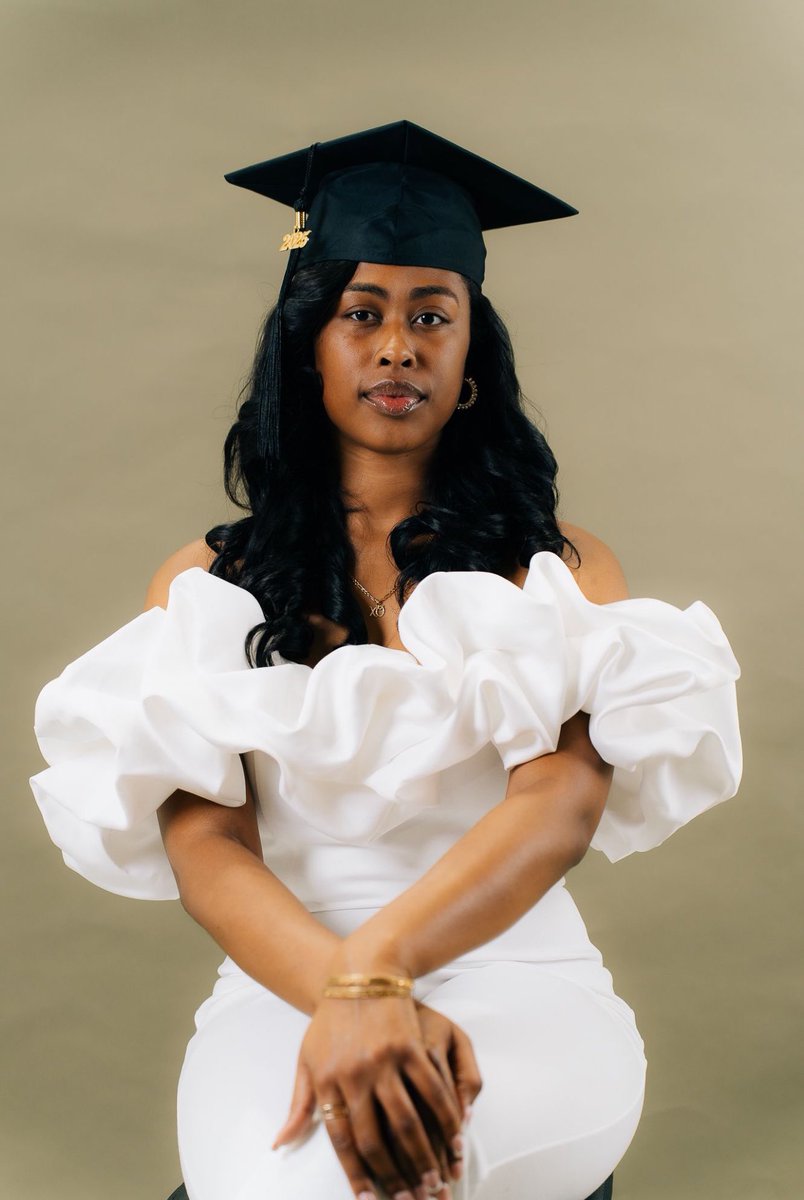 chybreezy_'s tweet photo. The masters degree called, so I picked up the phone 🎓 #MSW https://t.co/0BR66CypFU