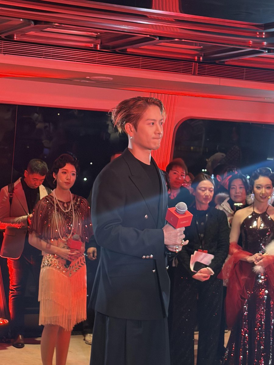 MagicMBR's tweet image. 📸 • 唐子森 via XHS

Jackson no evento da Hennessy, em Xangai.

#JacksonWang #王嘉尔 #잭슨 #TEAMWANG @JacksonWang852