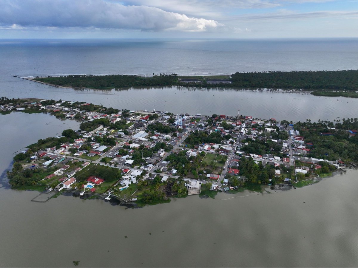 Comenzamos otro día en la Jornada de Atención al Pueblo, desde Chiltepec, Paraíso. Como siempre hacemos, nos vamos hasta escuchar a la última ciudadana y ciudadano.