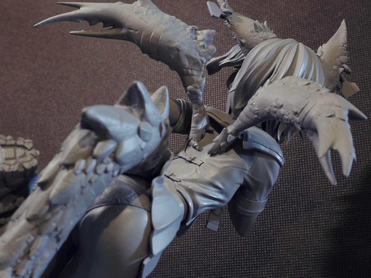 続き
台座はアスファルトで尻尾の重みに耐えられず一部破壊されてます。
次回作はドラゴンアサシンの制服バージョンを予定しており台座を連結して並べられるようにする予定です！こちらは5月のホビーラウンド34に展示できるよう鋭意制作中ですので是非楽しみにしてもらえたら〜
#WF2026冬 #ホビラン34