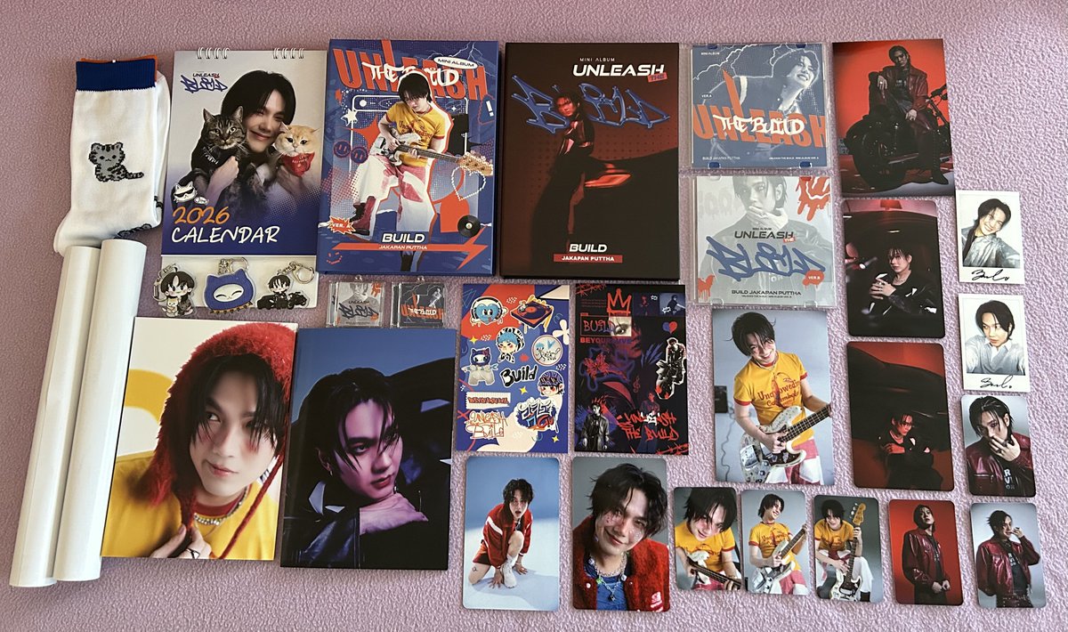 Anyna284's tweet photo. My Unleash the Build albums and merch arrived safely and everything is so beautiful and cool. I’m so happy🥹💙
Thank you so much @Bluunivers0604 for helping me get them🫶🏻
#BuildJakapan #Beyourluve
@JakeB4rever https://t.co/MvsE1GSwdI