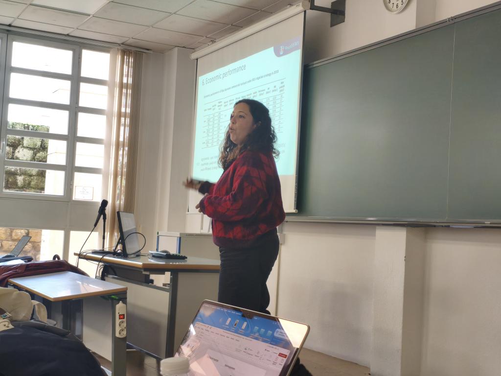 WEARE_Research's tweet photo. 📸 Varios miembros de WEARE compartiendo hoy sus comunicaciones en el I Workshop Internacional WEARE-EAARN-FICOTUR.
Intercambio de ideas, debate y mucho trabajo detrás de cada presentación.
¡Seguimos! https://t.co/qDKYgNaFJU