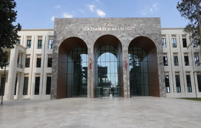 Gaziantep Valiliği yoğun kar yağışı nedeniyle özel eğitim kurumları, kreş ve gündüz bakımevleri tatil edildiğini hamile, engelli ve ağır kronik hastalığı bulunan kamu personeli ise idari izinli sayılacağını açikladı. 
<a href="/gantepvaliligi/">Gaziantep Valiliği</a> <a href="/kemalcebervali/">Kemal Çeber</a>
#kar #yağış